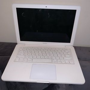 Apple laptop